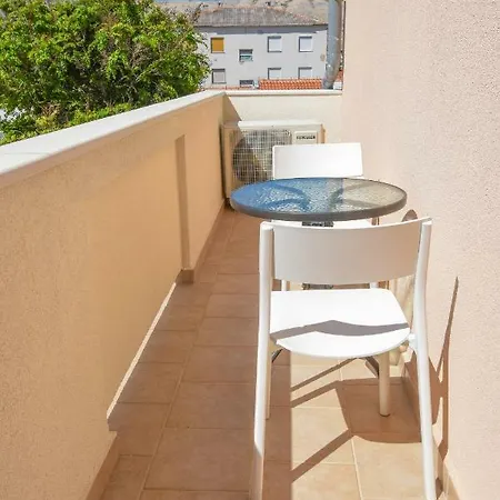Villa Magena - Modern Apartments In Pag Center Pag Town Exterior photo