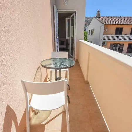 Villa Magena - Modern Apartments In Pag Center Pag Town Exterior photo