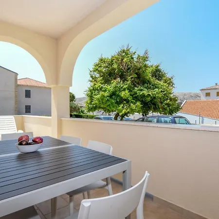 Villa Magena - Modern Apartments In Pag Center Pag Town Exterior photo