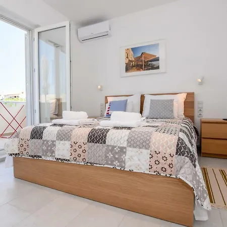 Villa Magena - Modern Apartments In Pag Center Pag Town Exterior photo