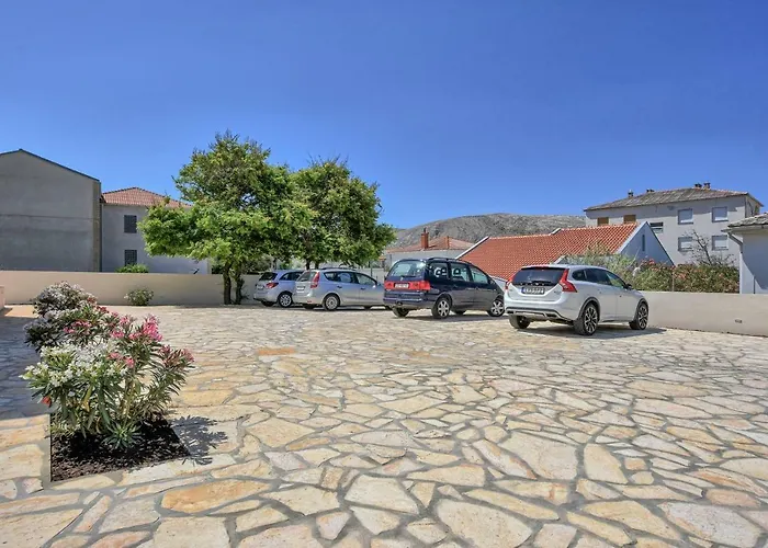 Villa Magena - Modern Apartments In Pag Center