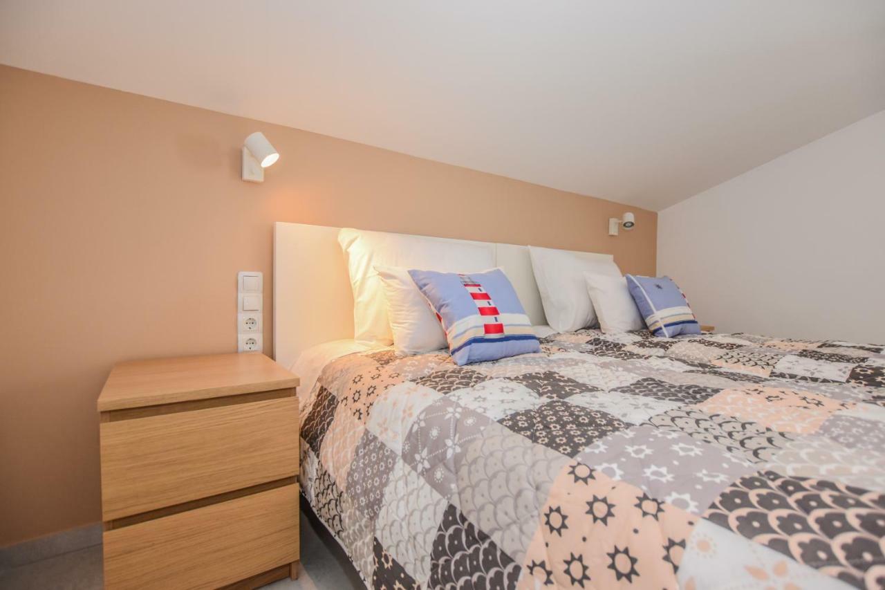 Magena - Modern In Pag Center Apartment *