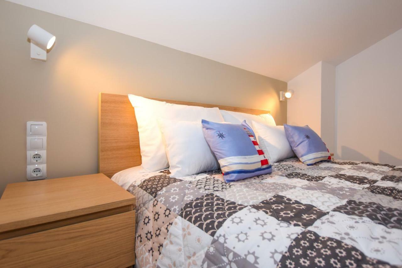 Magena - Modern In Pag Center Apartment *
